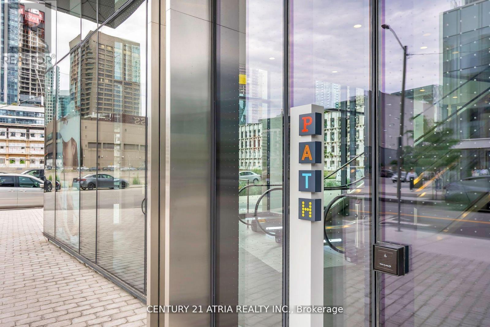 5511 - 55 Cooper Street, Toronto, Ontario  M5E 0G1 - Photo 3 - C12075521
