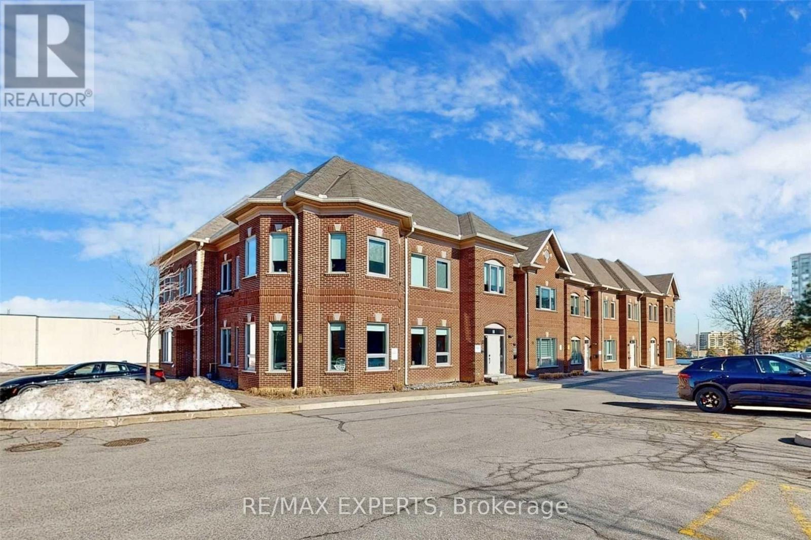 18 (2ND FLOOR) - 30 WERTHEIM COURT, Richmond Hill, Ontario