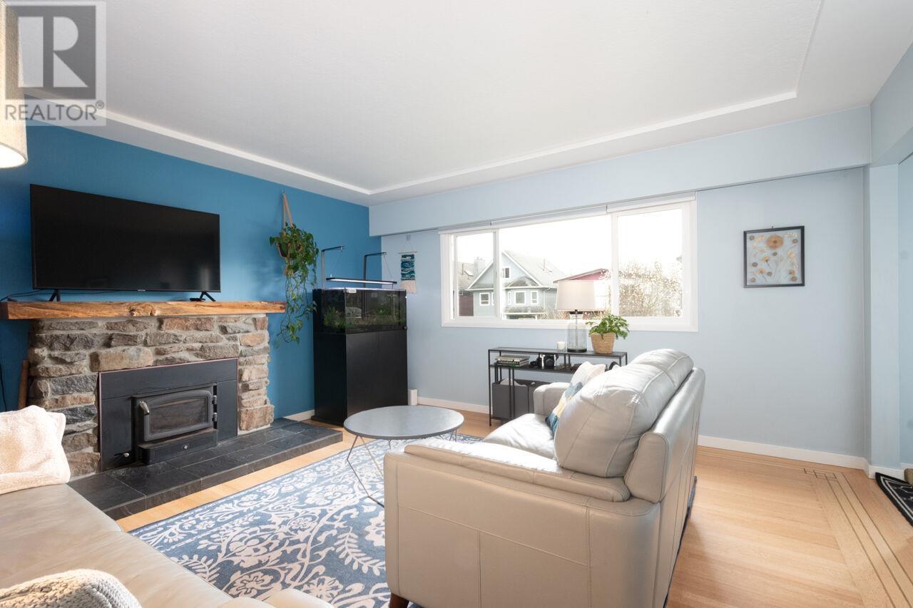 4317 Dundas Street, Burnaby, British Columbia  V5C 1B4 - Photo 5 - R2986650