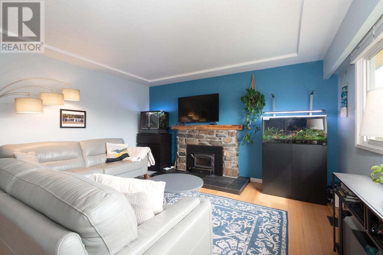 4317 Dundas Street, Burnaby, British Columbia  V5C 1B4 - Photo 3 - R2986650