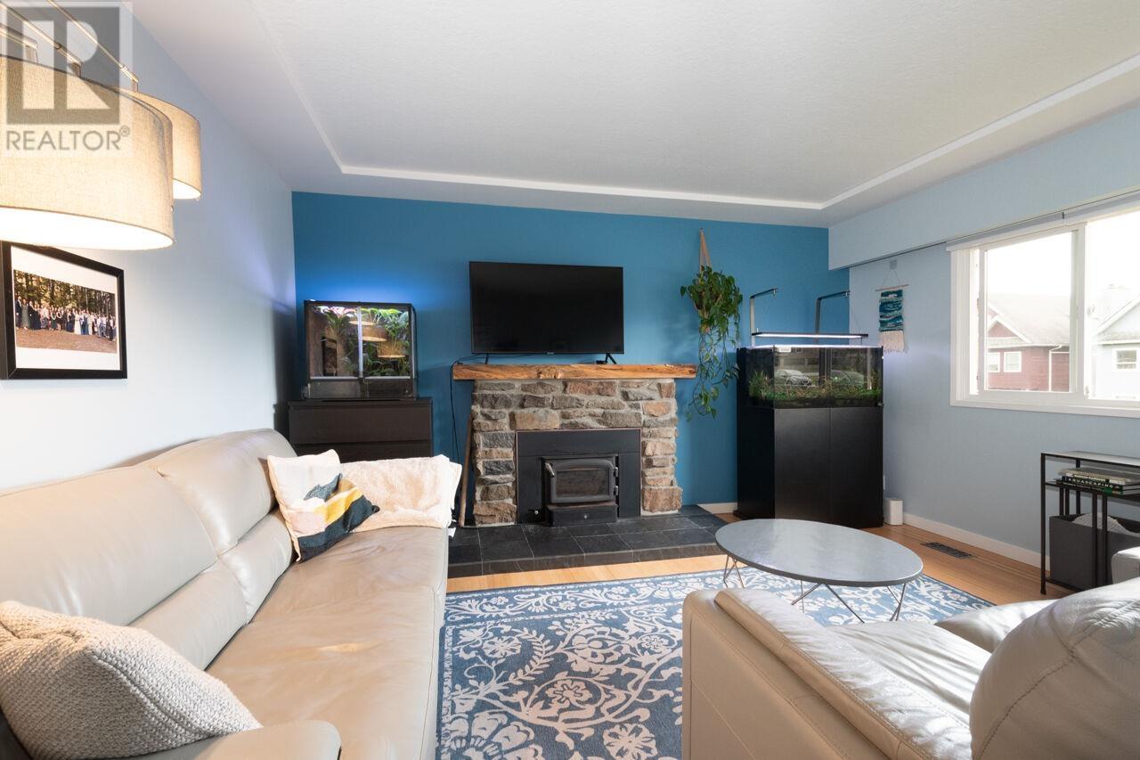 4317 Dundas Street, Burnaby, British Columbia  V5C 1B4 - Photo 4 - R2986650