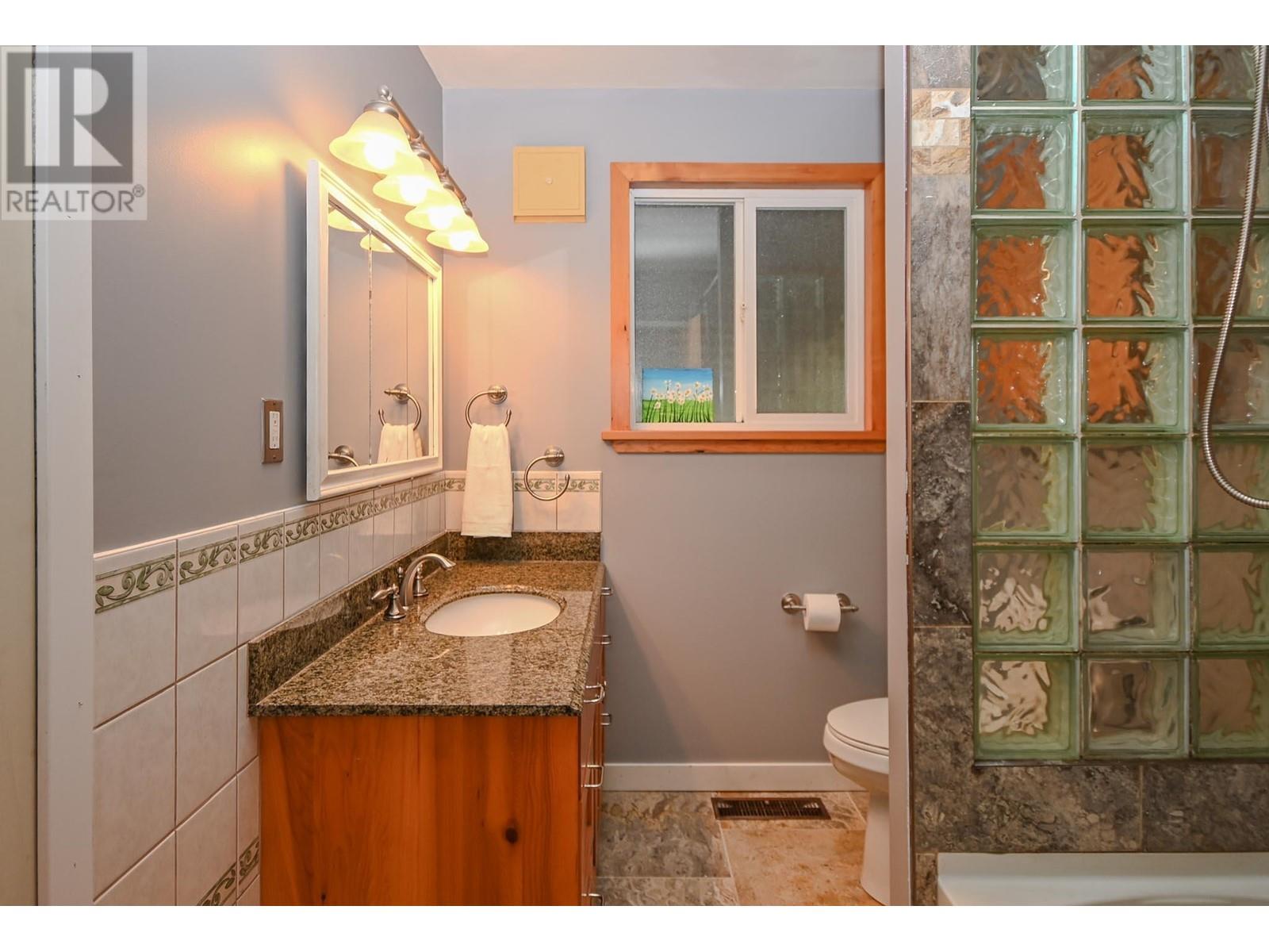 3661 Vincent Street, Port Coquitlam, British Columbia  V3B 3T8 - Photo 23 - R2988962