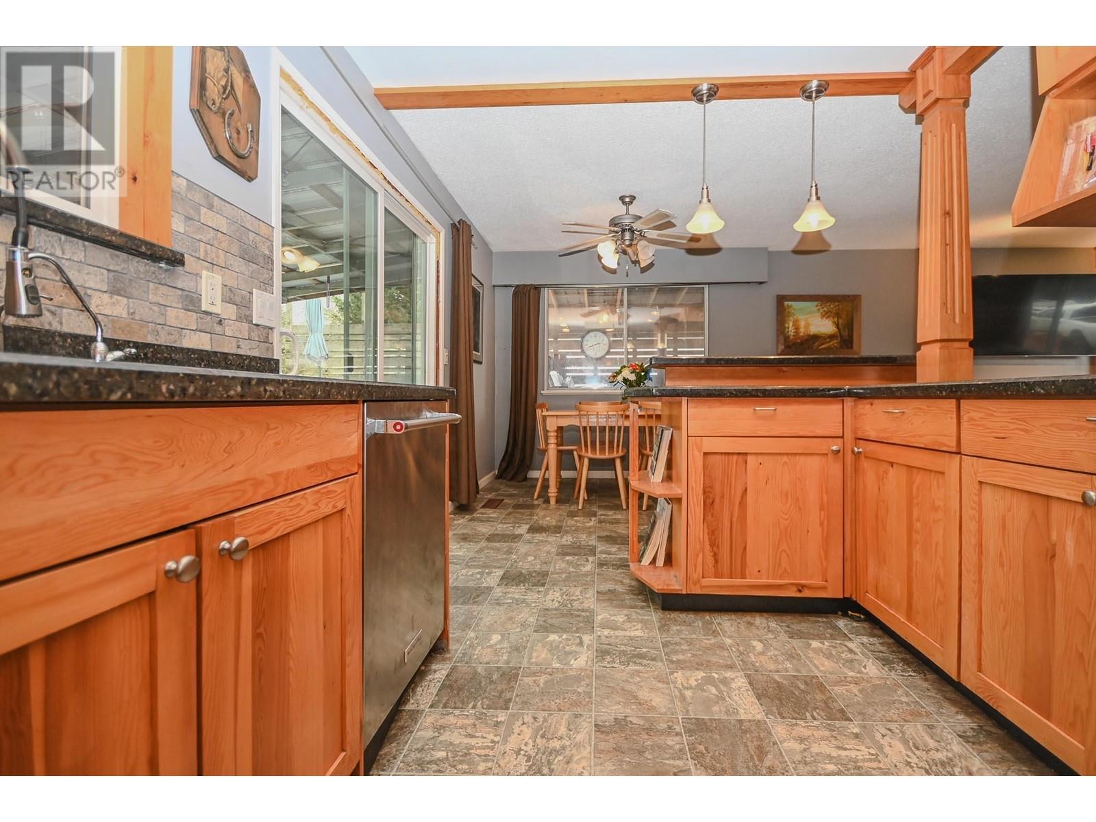 3661 Vincent Street, Port Coquitlam, British Columbia  V3B 3T8 - Photo 6 - R2988962