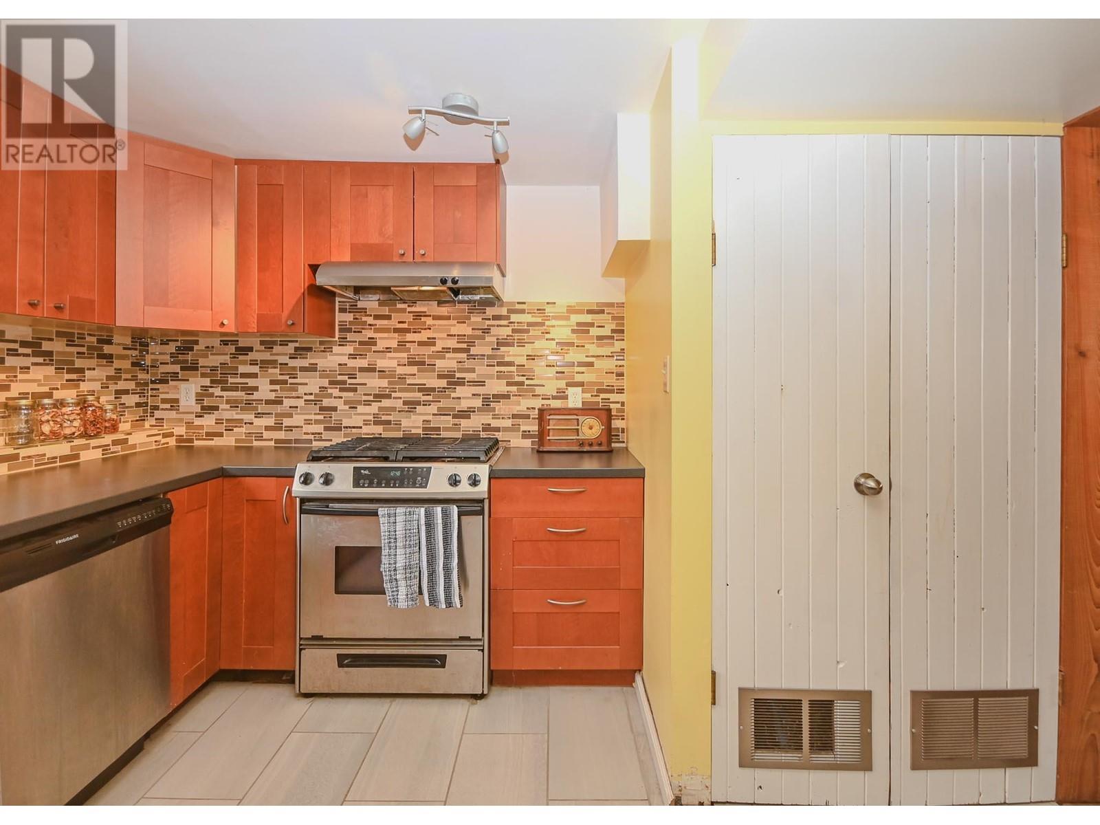 3661 Vincent Street, Port Coquitlam, British Columbia  V3B 3T8 - Photo 24 - R2988962