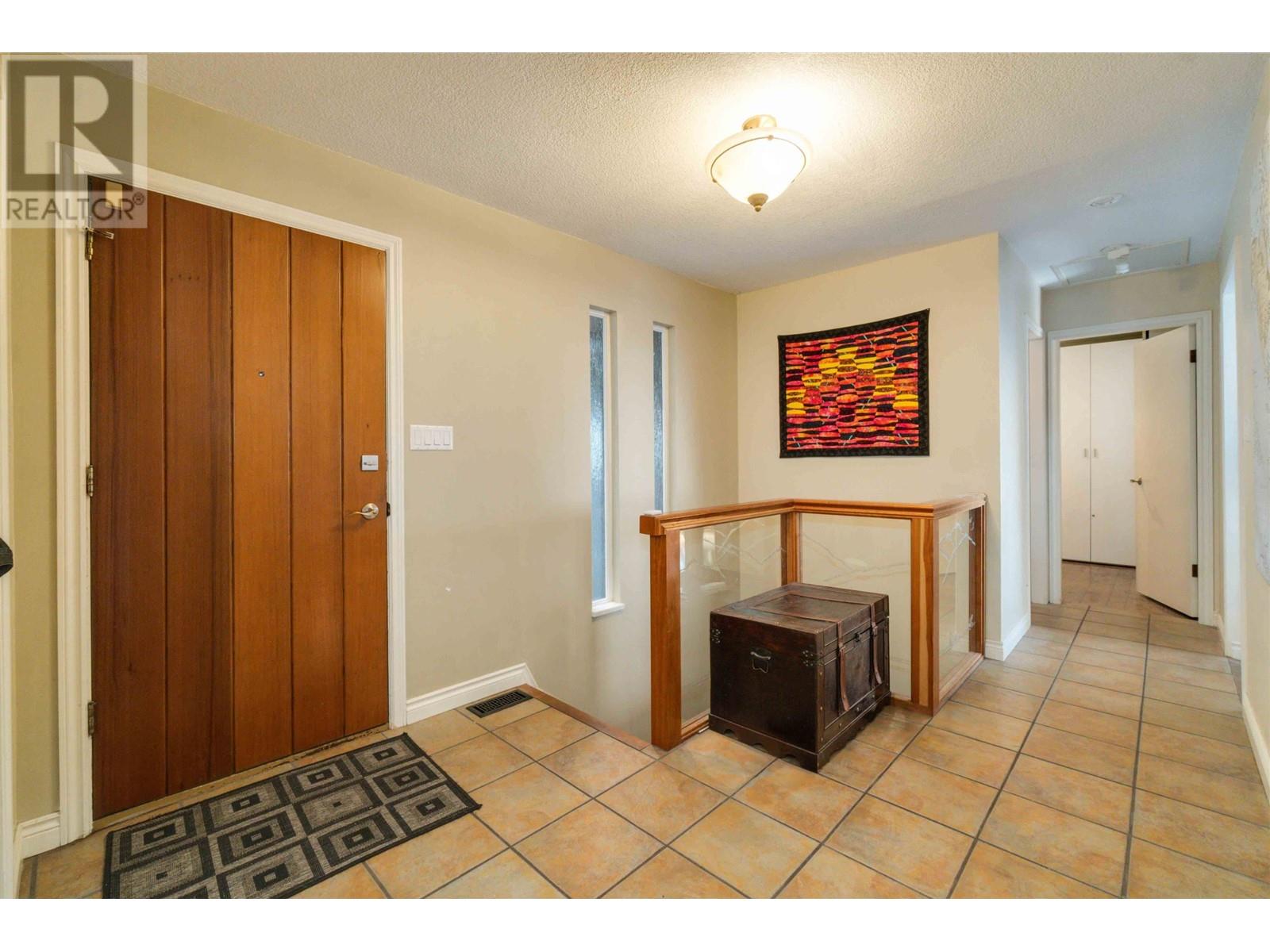 Property at 5189 MADEIRA COURT image 3