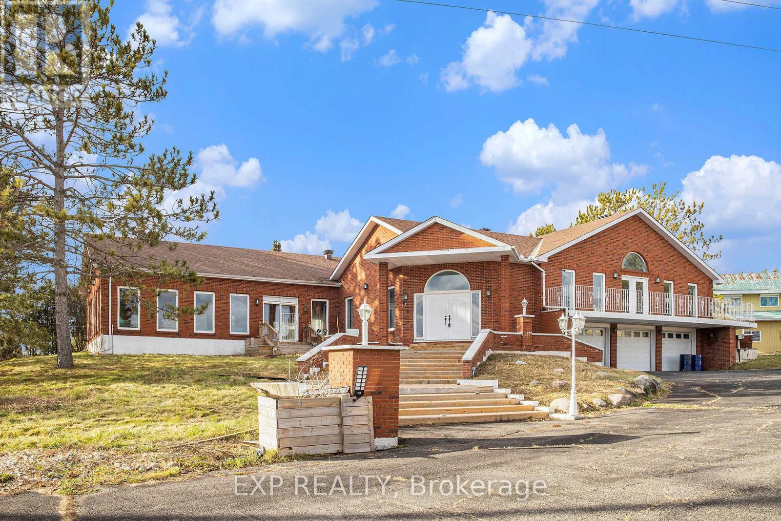8411 Russell Road, Ottawa, Ontario  K4B 0J7 - Photo 1 - X12075637