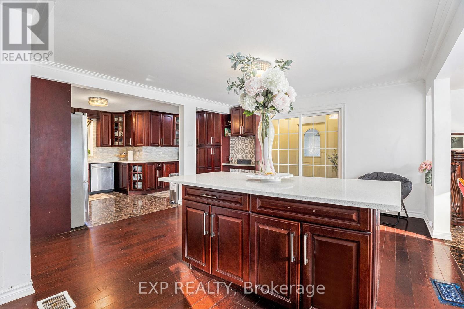 8411 Russell Road, Ottawa, Ontario  K4B 0J7 - Photo 12 - X12075637