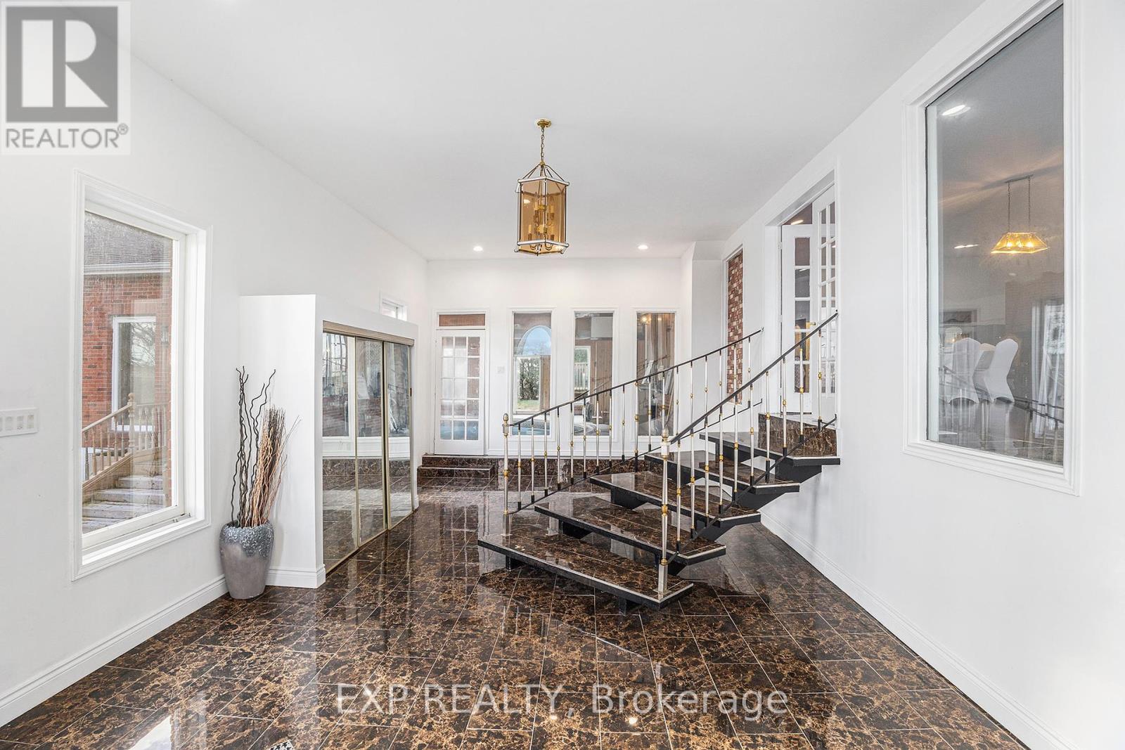 8411 Russell Road, Ottawa, Ontario  K4B 0J7 - Photo 3 - X12075637