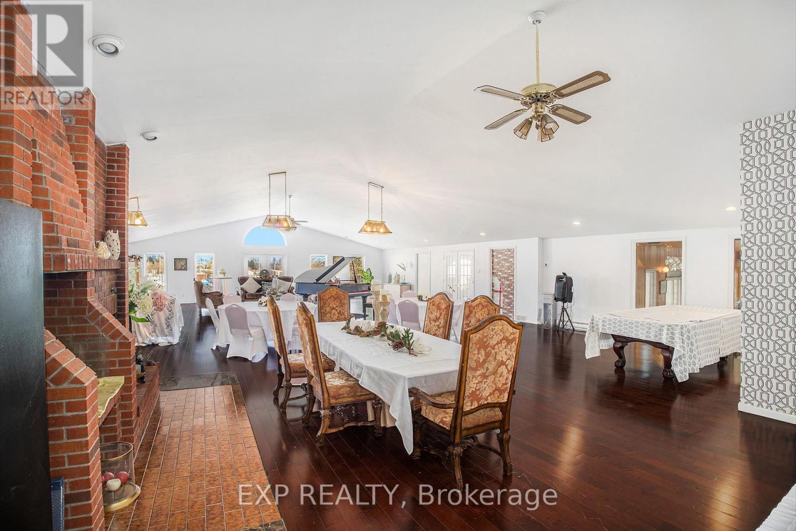 8411 Russell Road, Ottawa, Ontario  K4B 0J7 - Photo 7 - X12075637