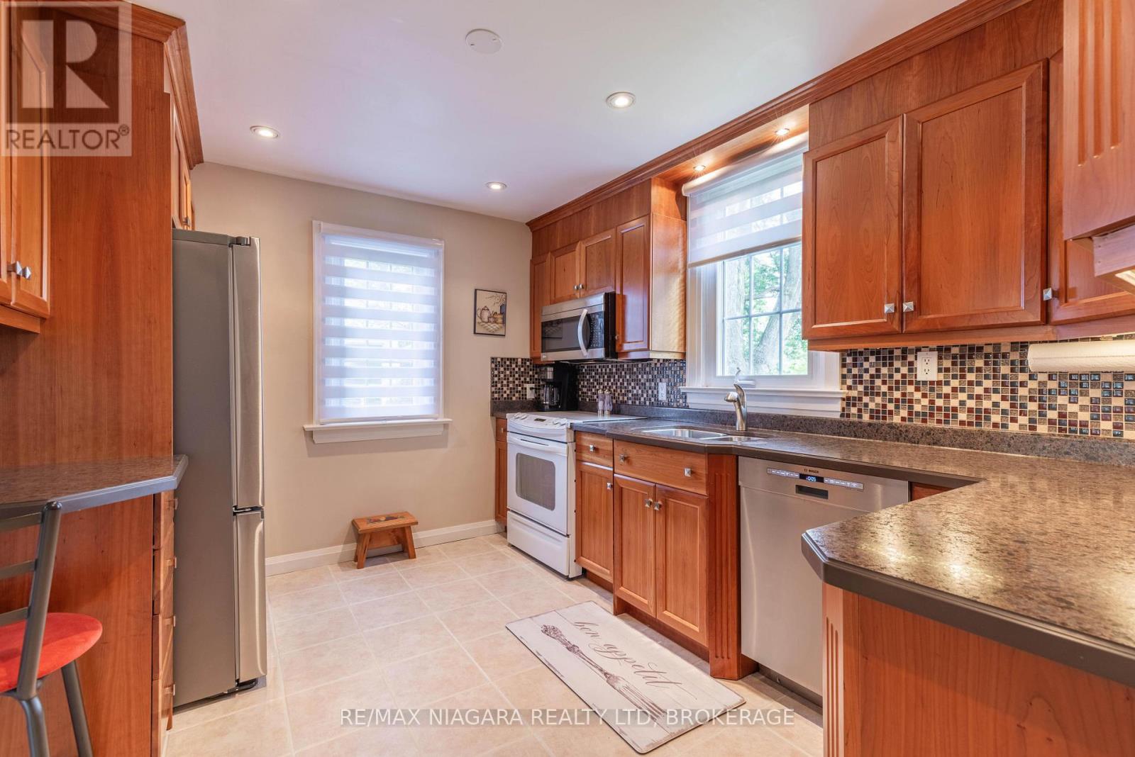 368 Linwell Road, St. Catharines, Ontario  L2M 2P2 - Photo 9 - X12075657