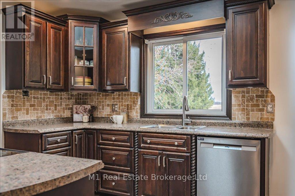 5767 Second Line E, Guelph/eramosa, Ontario  N0B 1B0 - Photo 16 - X12075633