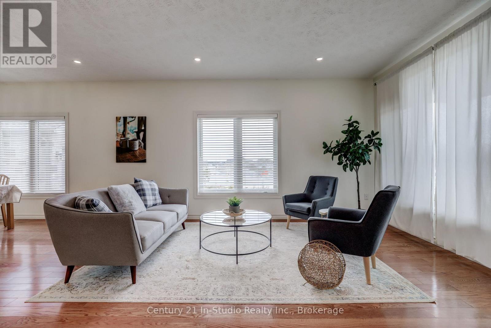 439 Ridge Street, Saugeen Shores, Ontario  N0H 2C1 - Photo 8 - X12075667