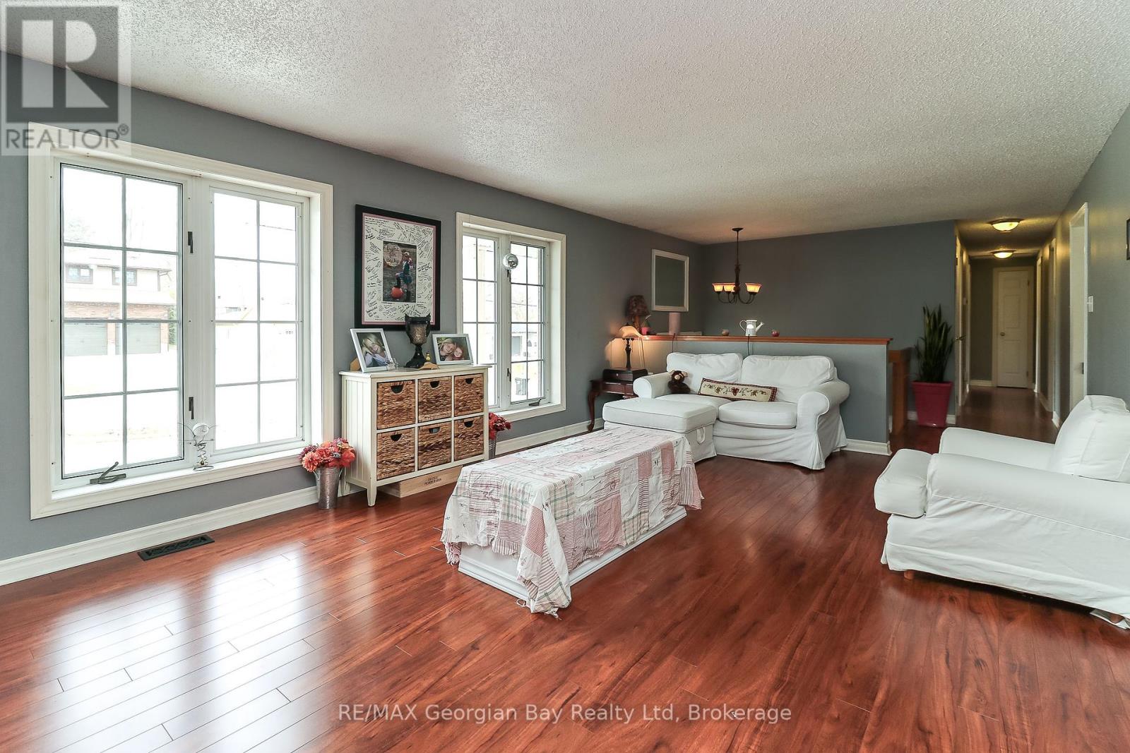 117 Bay Street, Tay, Ontario  L0K 2A0 - Photo 10 - S12075225