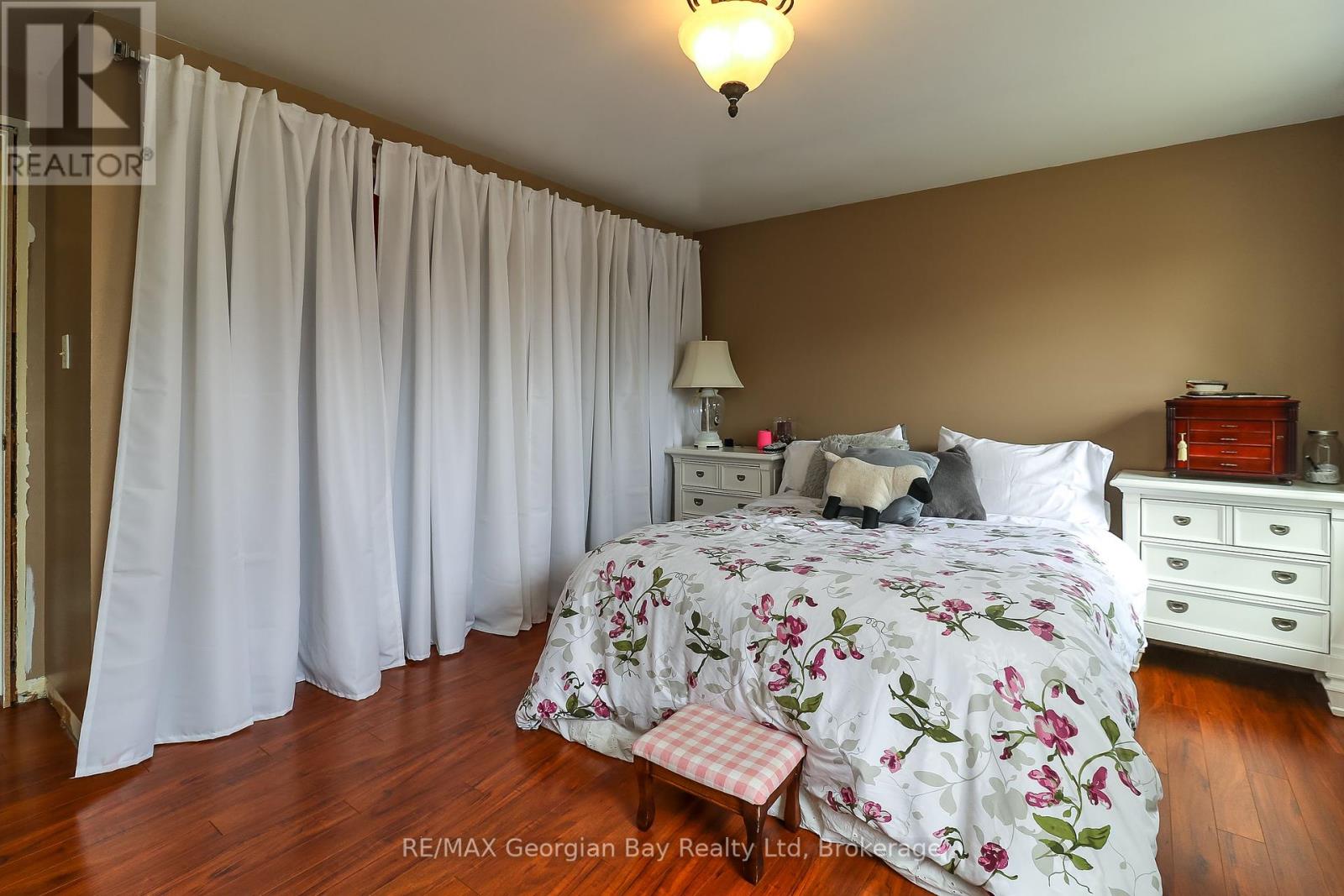 117 Bay Street, Tay, Ontario  L0K 2A0 - Photo 21 - S12075225