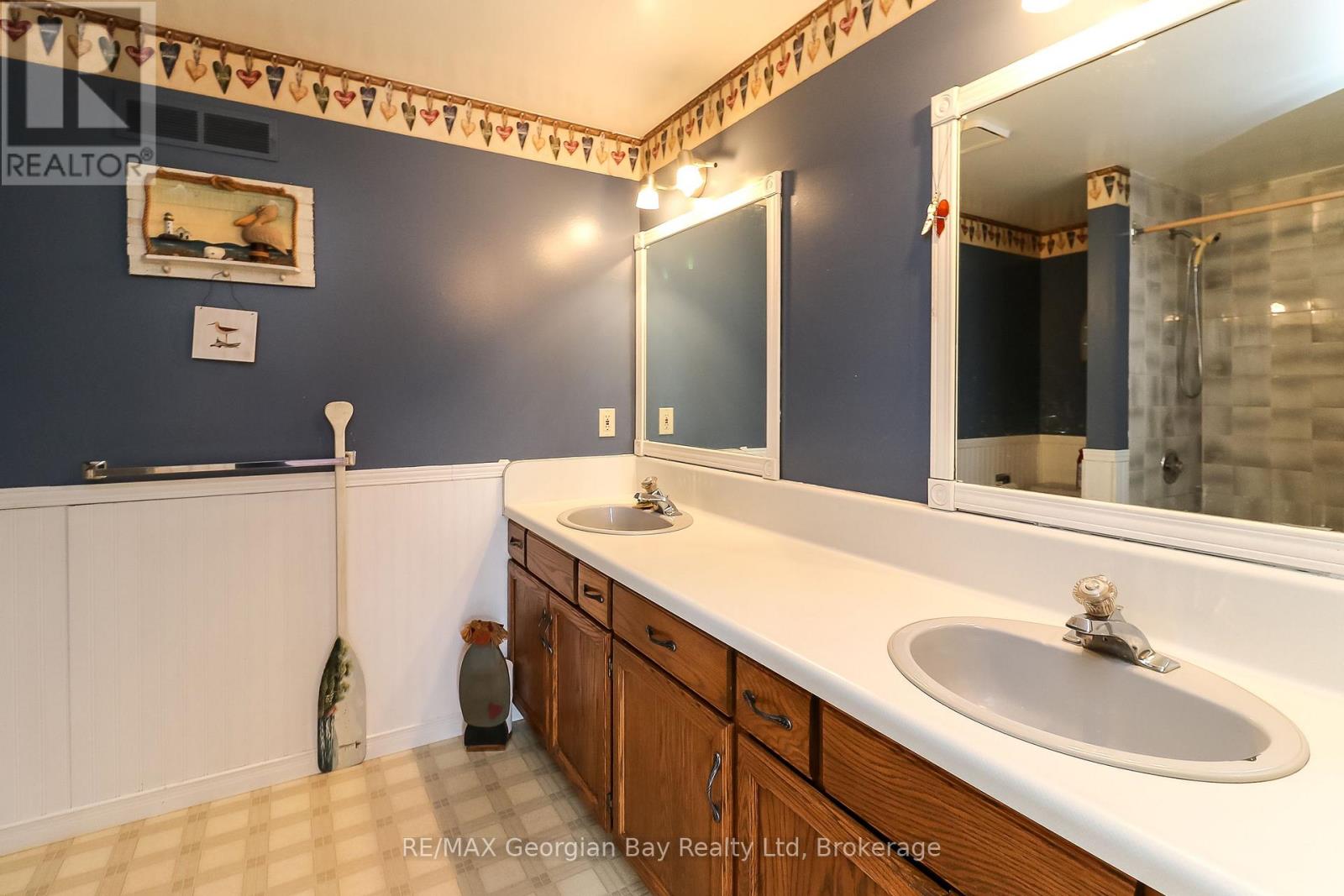 117 Bay Street, Tay, Ontario  L0K 2A0 - Photo 25 - S12075225