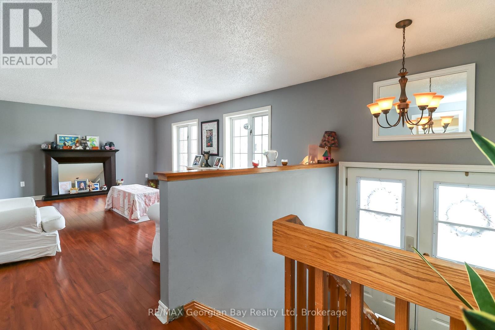 117 Bay Street, Tay, Ontario  L0K 2A0 - Photo 8 - S12075225