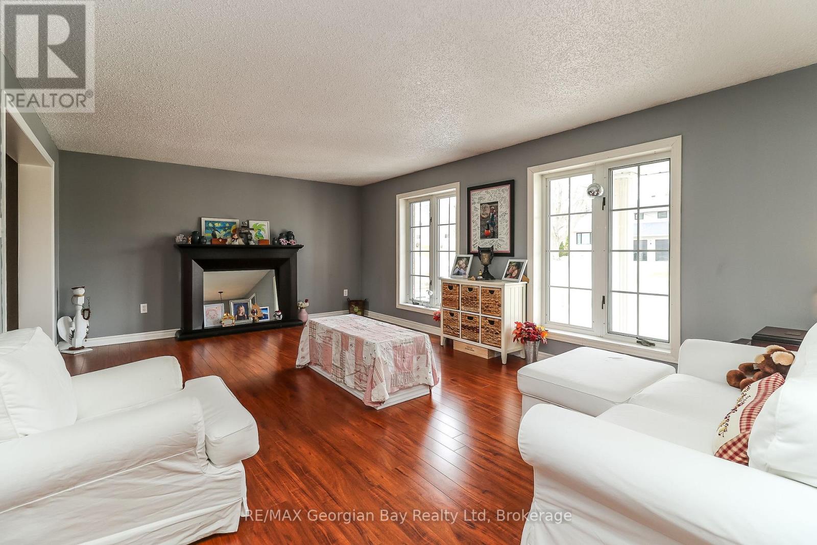117 Bay Street, Tay, Ontario  L0K 2A0 - Photo 9 - S12075225