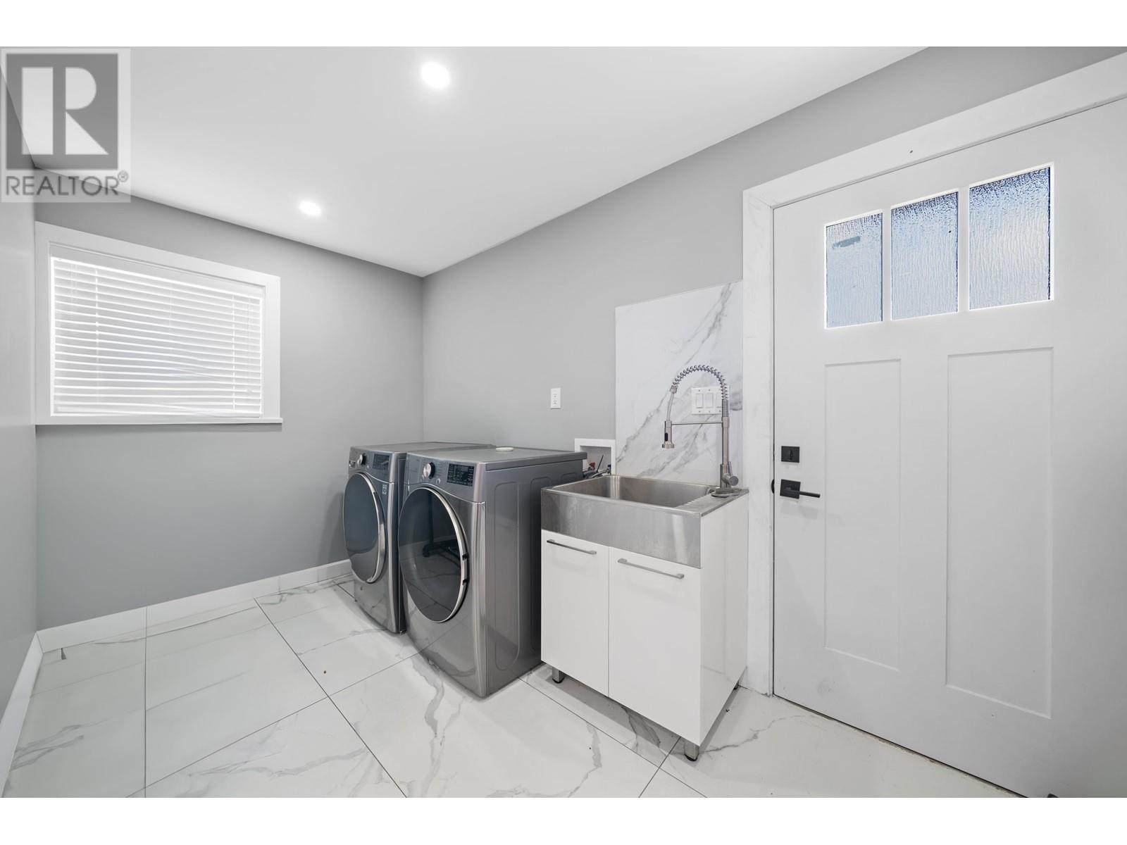 6118 12th Avenue, Burnaby, British Columbia  V3N 2J1 - Photo 15 - R2988915