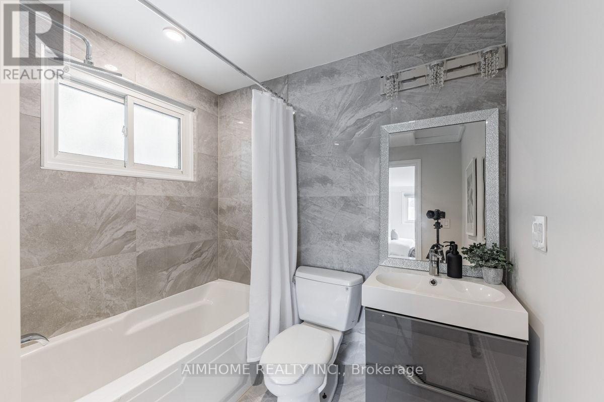 51 Royal Orchard Boulevard, Markham, Ontario  L3T 3C7 - Photo 19 - N12075679