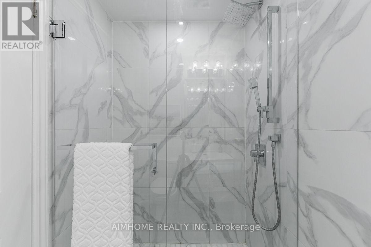 51 Royal Orchard Boulevard, Markham, Ontario  L3T 3C7 - Photo 25 - N12075679