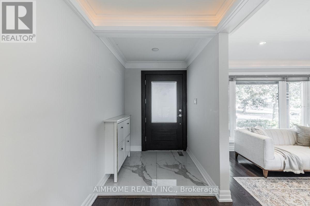 51 Royal Orchard Boulevard, Markham, Ontario  L3T 3C7 - Photo 3 - N12075679