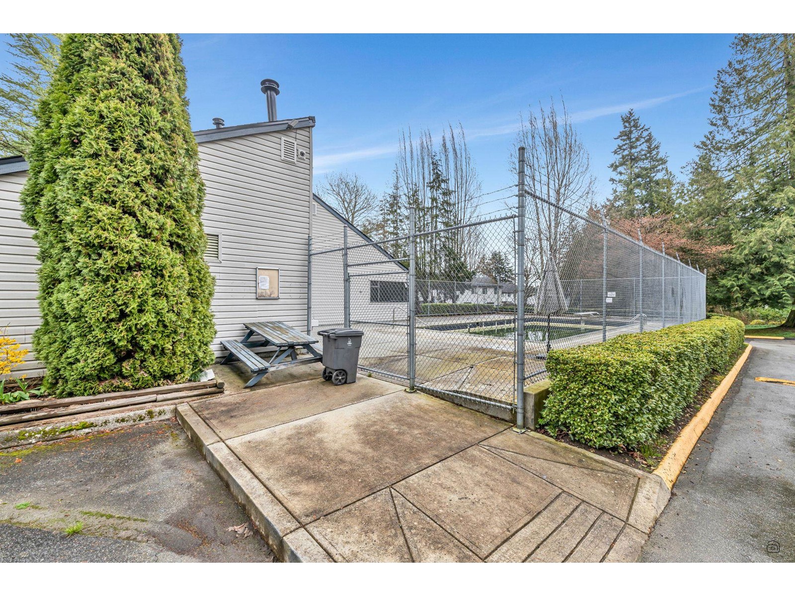 Property at 160 13750 67 AVENUE image 1