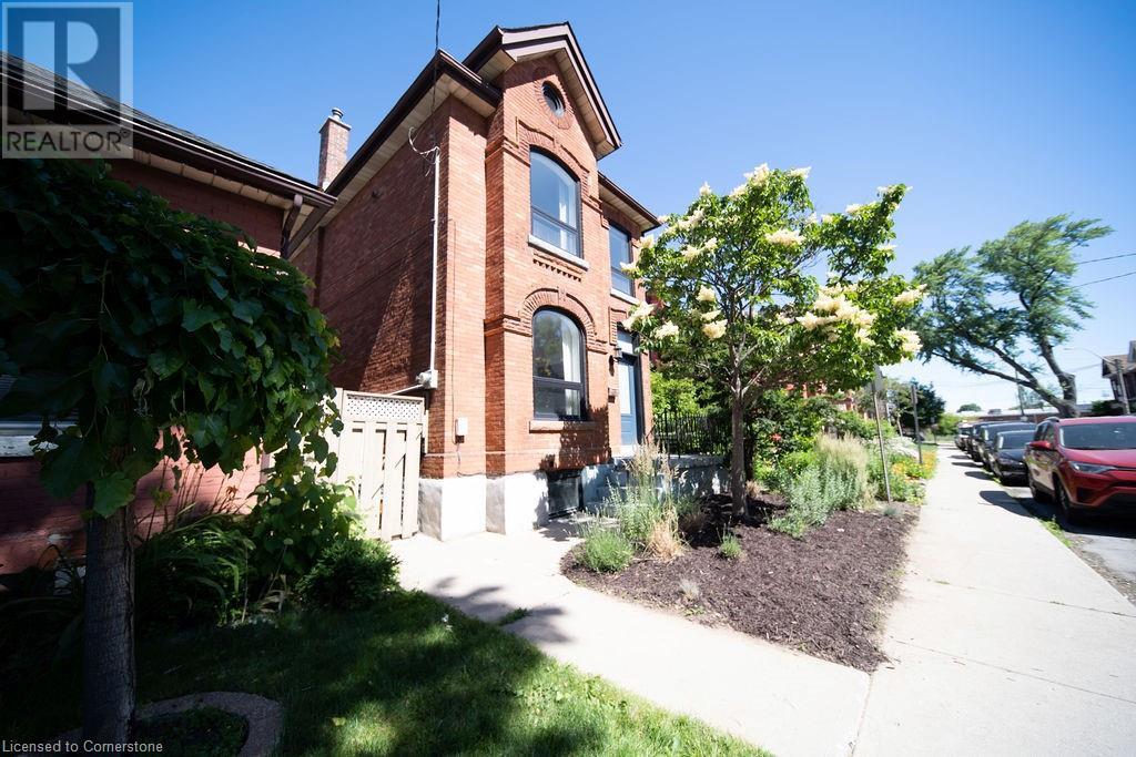 61 WILLIAM Street, Hamilton, Ontario