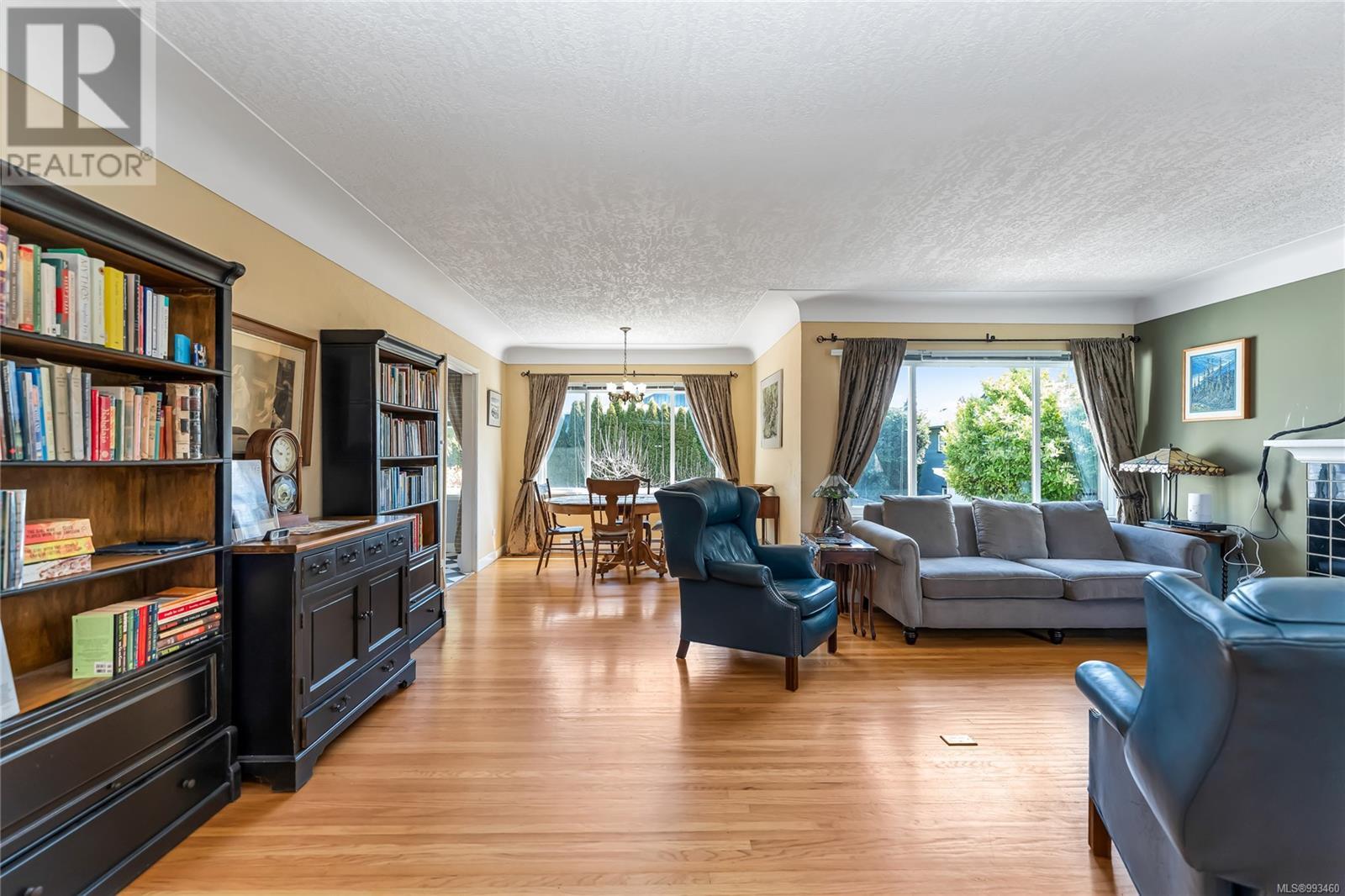 1456 Thurlow Rd, Victoria real estate listing 993460 for sale