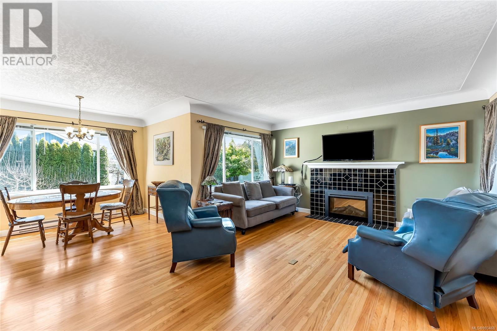 1456 Thurlow Rd, Victoria real estate listing 993460 for sale