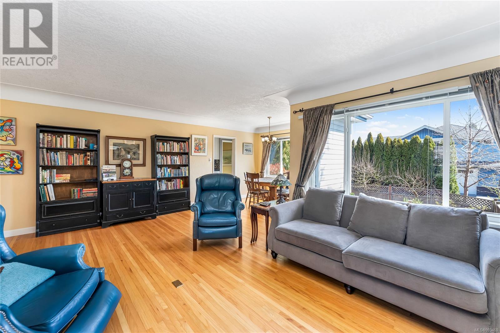 1456 Thurlow Rd, Victoria real estate listing 993460 for sale