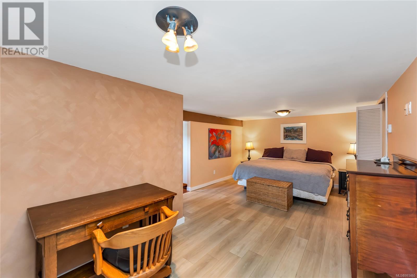 1456 Thurlow Rd, Victoria real estate listing 993460 for sale