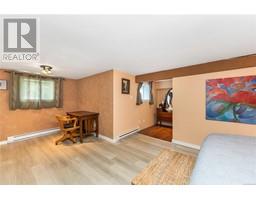 1456 Thurlow Rd, Victoria property photo listing 993460 for sale