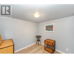 1456 Thurlow Rd, Victoria property photo listing 993460 for sale