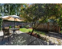 1456 Thurlow Rd, Victoria property photo listing 993460 for sale