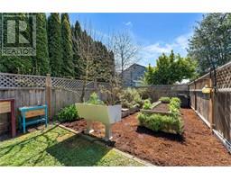 1456 Thurlow Rd, Victoria property photo listing 993460 for sale