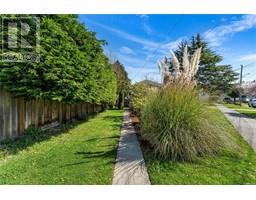 1456 Thurlow Rd, Victoria property photo listing 993460 for sale