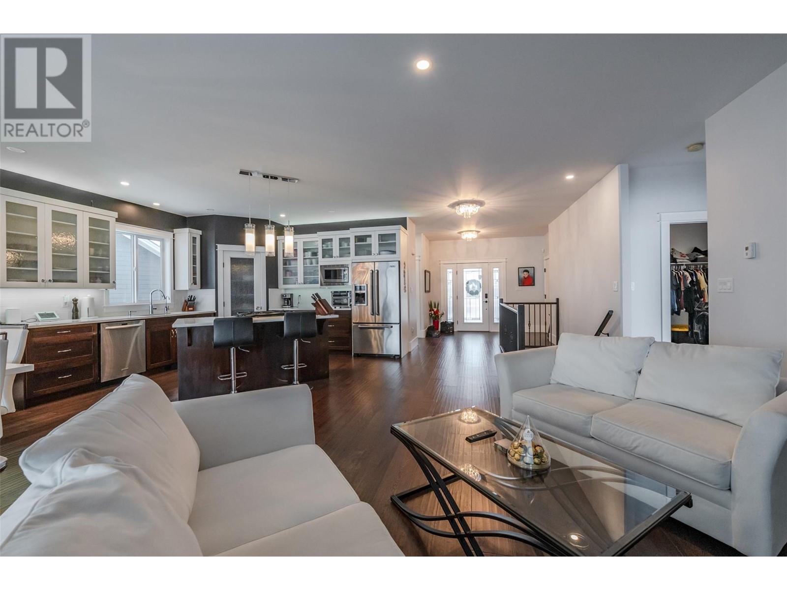 Property at 4400 McLean Creek Road Unit# 189 image 3