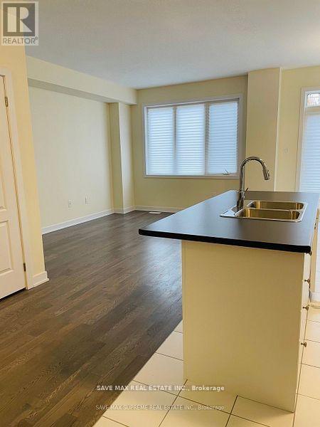 Property at 125 KEELSON STREET E image 5