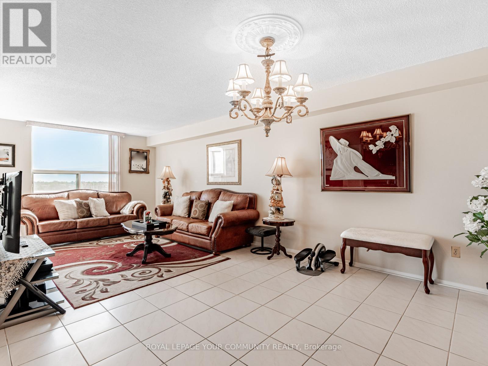916 - 20 Harding Boulevard W, Richmond Hill, Ontario  L4C 9M3 - Photo 4 - N12075404