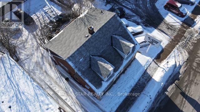 Property at 2139 KINGSWAY DRIVE image 4