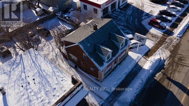 Property at 2139 KINGSWAY DRIVE image 5