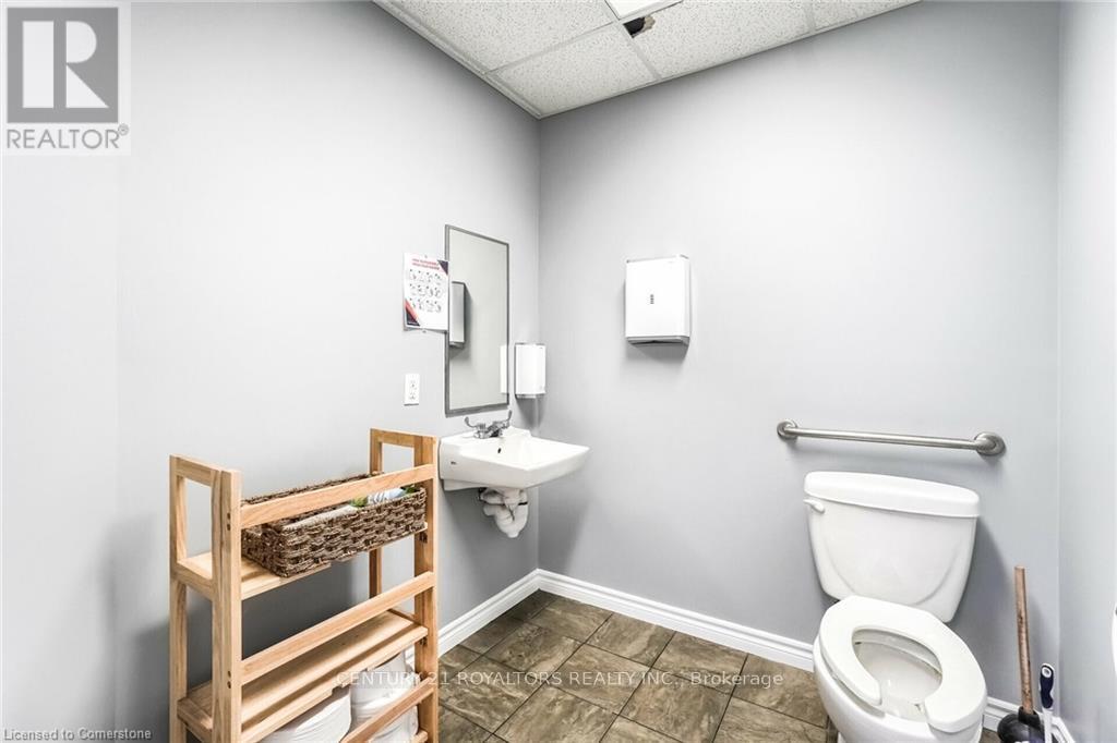 1015 Ridgeway Road, Woodstock, Ontario  N4V 1E2 - Photo 22 - X12075754