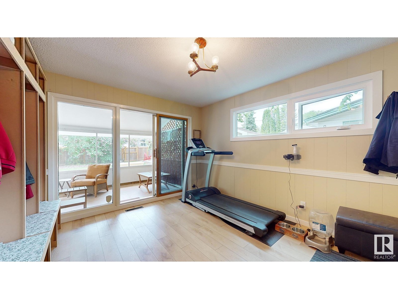 Property at 13911 88 AV NW image 1