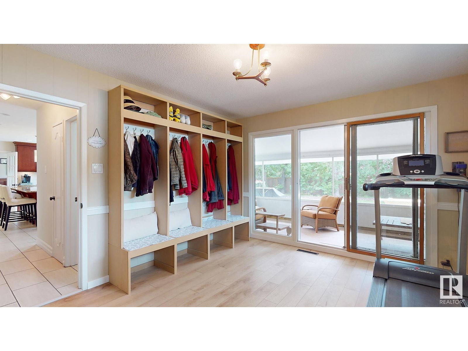 Property at 13911 88 AV NW image 2