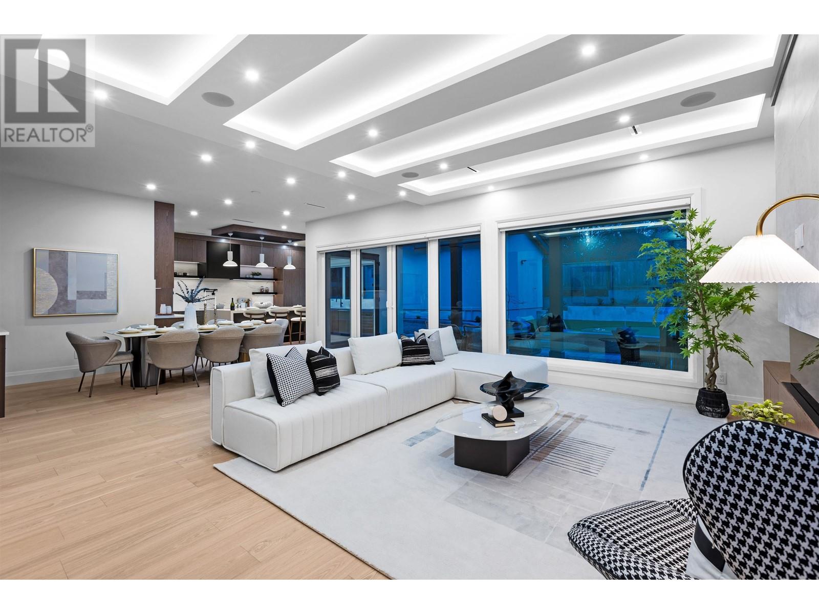 7370 Burris Street, Burnaby, British Columbia  V5E 1Y5 - Photo 4 - R2989085