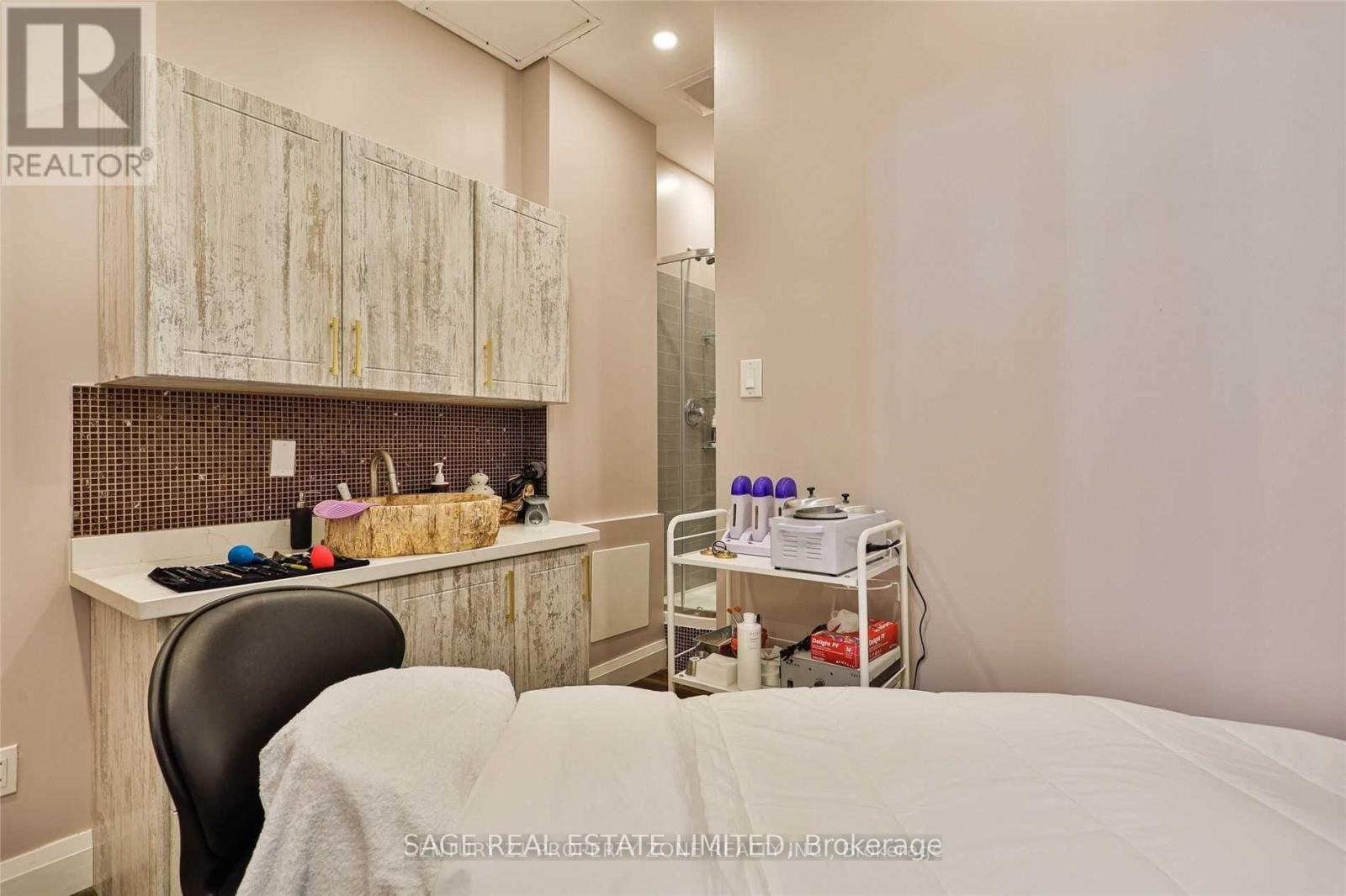 92 Sudbury Street, Toronto, Ontario  M6J 0B7 - Photo 16 - C12074857