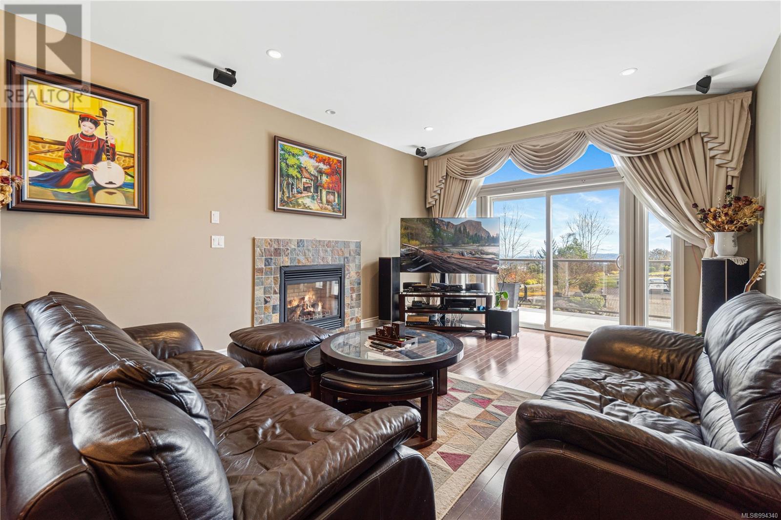 Property at 443 Montclair Dr image 3