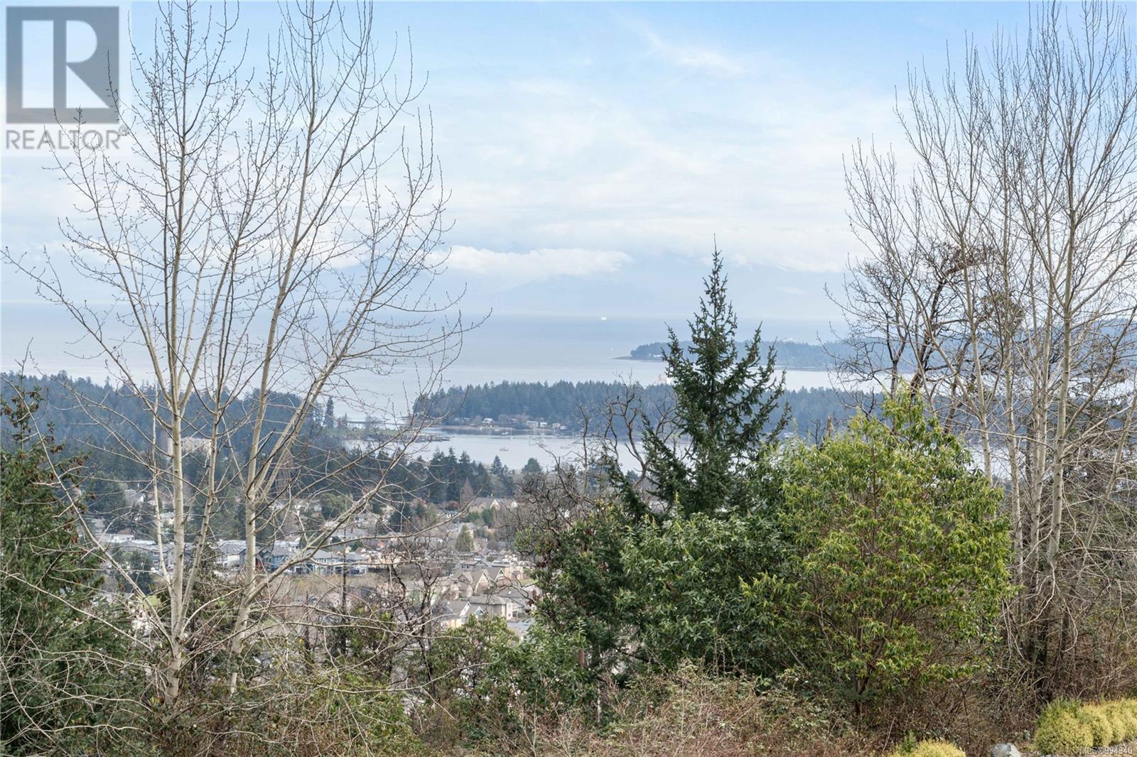 Property at 443 Montclair Dr image 5