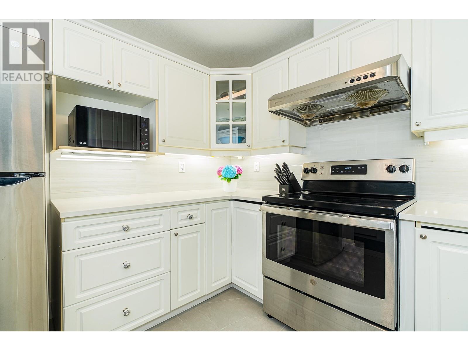 329 5835 Hampton Place, Vancouver, British Columbia  V6T 2G2 - Photo 7 - R2989090