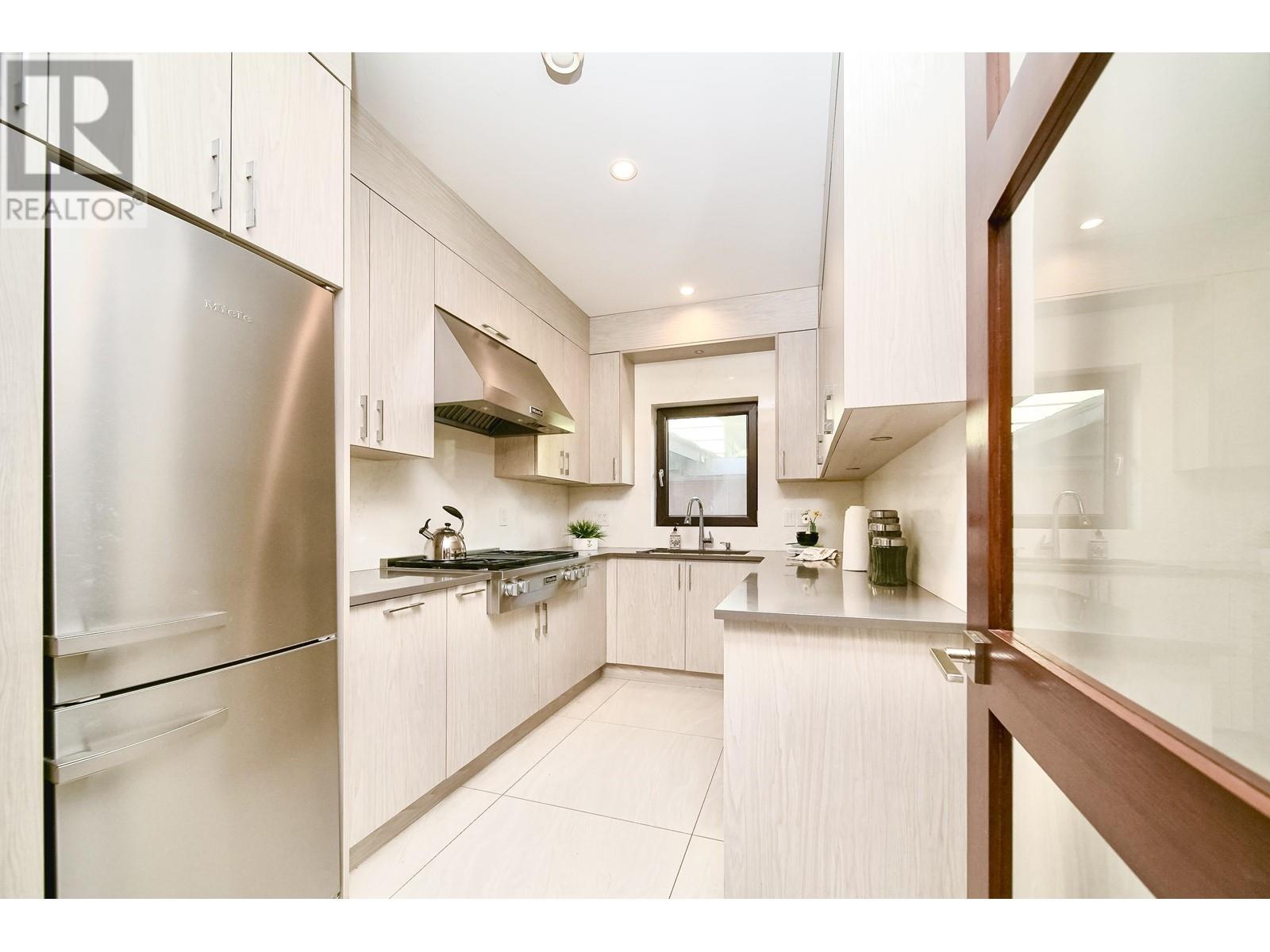 8860 Carmichael Street, Richmond, British Columbia  V6Y 2W4 - Photo 15 - R2987245